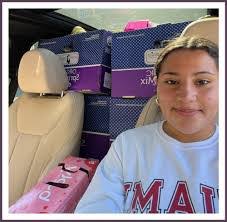 Amanda Sayegh's Instagram, Twitter & Facebook