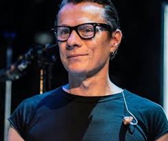 59 Anos de Larry Mullen Jr