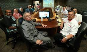 Sungai petani is kedah's largest town and is located about 55 km south of alor setar, the capital of kedah, and 33 km northeast of george town, the capital city of the neighbouring state of penang. Waktu Lawatan Hospital Seluruh Negara Dipendekkan