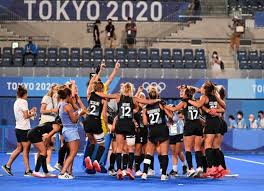 Las leonas, con una incursión de agustina albertario por la punta izquierda volvió a conseguir un enseguida hubo dos cortos para las leonas, con el segundo terminando en gol de barrionuevo. Roebmor3 4cjqm