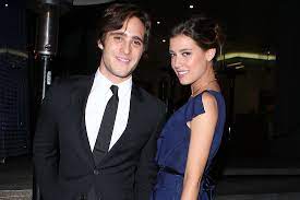 Gracias a la serie de luis miguel, los internautas encontraron evidencias de un posible noviazgo oculto entre ambas celebridades. Shhnnwij75np9m