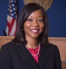 Lisa Deters's Instagram, Twitter & Facebook