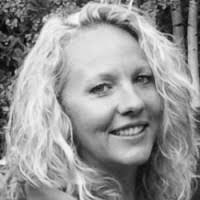 Julie Sperling's Instagram, Twitter & Facebook