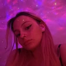 Molly Bush (@_mollybush)