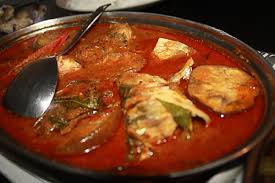 Kuahnya pekat dan amat menyelerakan. Mesti Cuba 6 Asam Pedas Melaka Anda Boleh Dapatkan Di Lembah Klang Lobak Merah