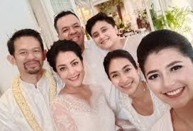 Pesta pernikahan keduanya pun digelar secara tertutup, jauh dari sorot media. Gjldvxs Fgu Vm