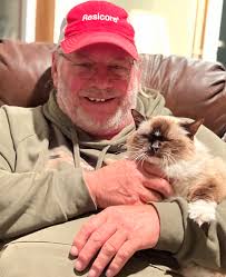 Family's cat, missing for 8 years, returns for incredible reunion
