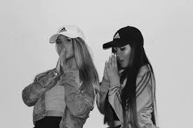 Black And White Best Friends Goals Pin By Emma On Black And White Best Friend Goals Friend Photos Best Friend Photos