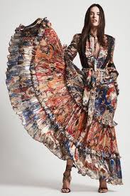 Dundas Pret A Porter Automne Hiver 2019 Tendances Mode Beaute Mannequins Et Inspirations Mode Hippie Pret A Porter Mode