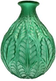 1927 Rene Lalique Vase Malesherbes Vert Emeraude Patine Blanc Vase Malesherbes En Verre Vert Emeraude Patine Blanc De Re Lalique Vert Emeraude Verres Verts