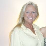 Tracey Cavanaugh's Instagram, Twitter & Facebook