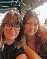 This cortisol cocktail is changing my life!! 30 day transformation. 🤯 I'm  blown away. It has helped me with👇 ✔️way less puffiness ✔️feeling less  overwhelmed ✔️hormones getting in check ✔️tons more energy