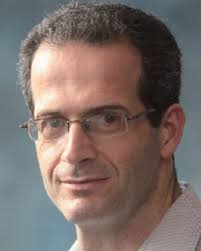 Steering Study of Linear Differential Microphone Arrays