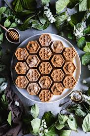 Spiced Sponge Cake With Brown Butter Plum In 2020 Brown Butter Honeycomb Cake Spice Cake