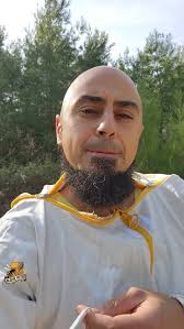 Balın üst solunum yollarına olan faydaları inanılmaz! 🍯 Özellikle boğaz  ağrısı ve öksürük gibi durumlarda bal, doğal bir rahatlama sağlıyor.  Yutkunmayı kolaylaştırıyor ve rahatsızlık hissini azaltıyor. Ayrıca balın  antibakteriyel özellikleri sayesinde ...