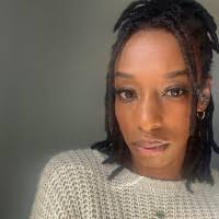 Sarah Maye's Instagram, Twitter & Facebook