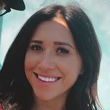 Erin Aschow's Instagram, Twitter & Facebook