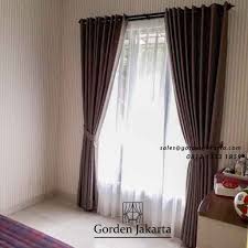 Ketika memilih gorden usahakan untuk menyesuaikan warna gorden kamar tidur anda dengan cat dinding yang ada pada ruangan tersebut. Tirai Di Kamar Tidur Minimalis De Latinos Cluster Patagonia Gorden Jakarta