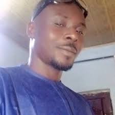 That guy when de chat your babe pass you, how you wan make the thunder come  for am😤😤😒