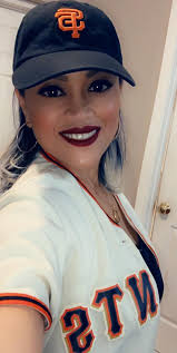 How many of you in this group are fans of LaRussell?#LetsGoGiants🌉🧡🖤