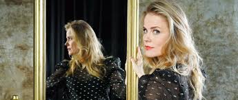 As a member of the common linnets, she finished in second place at the eurovision song contest 2014. Ilse Delange Beendet Let S Dance Verletzungsbedingt Dwdl De