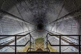 Es ist eine 17,3 kilometer lange bunkeranlage rund 25 kilometer südlich von bonn im tal der ahr zwischen bad. Ehm Regierungsbunker Bei Ahrweiler Foto Bild Reportage Dokumentation Krieg Und Seine Folgen Marodes Bilder Auf Fotocommunity