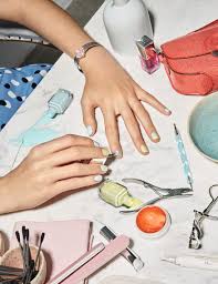 Un esmalte que dura 10 días con la lámpara de secado led que puedes usar en casa gracias a nuestras cajas green flash. Tendencias De Manicura De Primavera Verano 2020 Las 4 Ideas Que Mas Nos Gustan Vogue Espana