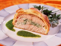 Decouvrez Notre Recette Facile Et Rapide De Saumon Farci Aux Herbes En Croute Sur Cuisine Actuelle Retrouvez Le Saumon Farci Recette Saumon Poisson En Croute