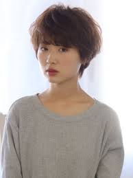 丸顔 ぽっちゃり女性のお手本 磯山さやかの髪型をレングス別でご紹介 bangs バングス ショートのヘアスタイル ぽっちゃり 女性 髪型