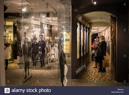 Der unternehmer oskar schindler rekrutierte im. Touristen In Oskar Schindlers Fabrik Krakau Polen Europa Stockfotografie Alamy