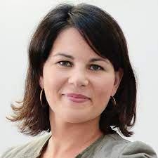Annalena baerbock was born on december 5, 1980 in hannover, lower saxony, germany as annalena charlotte alma baerbock. Annalena Baerbock Wikipedia