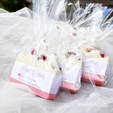 Soap Favors Just An Idea To Run By Kailynn Especially If Im Going To Attempt To Make Some In Diamond S Jabones Para Bodas Jabones Recuerdos De Boda