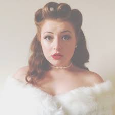 Swinging vocals with Ruby Robinson at Le QuecumBar, London