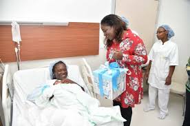 Vamos de compras al supermercado y goldie se prepara para. Hopital Mere Enfant De Bingerville La Fondation Children Of Africa Prend En Charge Les Soins Des 5 Premiers Nouveau Nes Jusqu A Leur Premier Anniversaire Afriquemidi Com