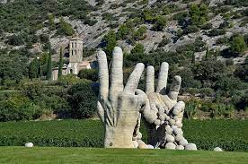 Situation, nature, histoire, monuments, célébrités, bonnes adresses. Beaumes De Venise Wineyard Village At The Feet Of Dentelles De Montmirail Gallery Photos Virtual Tour360 Vaucluse Tourism And Discovery France