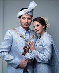 Kedua mempelai termasuklah tetamu selebriti yang hadir untuk memberikan sokongan kepada rizman dan suraya. Suria Amanda Gambar Kahwin Fattzura Buat Sa Rasa Nak Kahwin