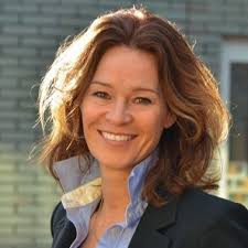 Esther Post (@estherpost_)