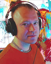 Casey Ellinger's Instagram, Twitter & Facebook