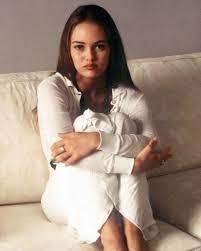 Later, in 1990, she was awarded a 'césar' (french equivalent of oscar) for her debut movie noce blanche (1989). Venessa Paradis 1990 Vanessa Paradis Vanessa 90s Fashion