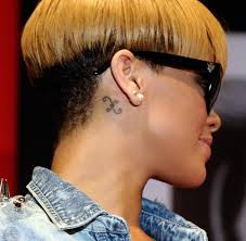 This tattoo was inked by new york tattoo artist, bang bang. Neues Tattoo Isis Breitet Ihre Flugel Unter Rihannas Brust Aus Welt