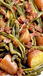 Southern Green Beans And Potatoes With Vidalia Onion And Bacon Green Beans And Potatoes Fresh Green Bean Recipes Fried Chicken Side Dishes