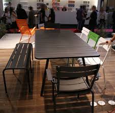 Sustainable development and environmental protection are the foundations of its corporate culture. Table Fermob Luxembourg Couleur Muscade Made In Design