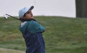 Settles Late Birdie Spurs Win