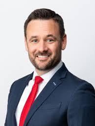 Heather Crabill's Instagram, Twitter & Facebook