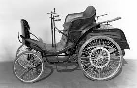 The Benz Velo Became One Of The Most Popular Cars In Its Day And Age The Photo Shows A Model Of 1894 Veteran Car Mercedes Benz Forum Benz