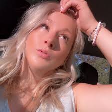 How to cope with a husband leaving and find strength in faith?