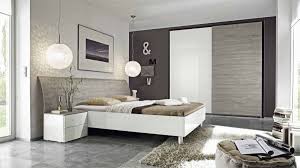 In genere, quando si pensa alle camere da letto bianche, vengono in mente gli arredi in stile veneziano. Pin On Dream House
