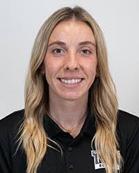 Eszter Toth's Instagram, Twitter & Facebook