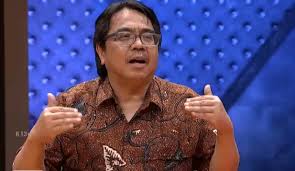Dosen komunikasi ui ade armando menyatakan bahwa tak ada perintah salat lima waktu dalam kitab suci umat islam, alquran. Keras Imam New York Shamsi Ali Hati Hati Dengan Ade Armando Jangan Jangan Dia Viral Trending