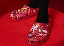 Designed in partnership with malone, the post malone x crocs duet max clog ii deserves two colorways, featuring both a pink and a black silhouette. 6 Crocs Collaborations That Are Better Than Post Malone S Fashion Journal